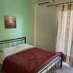Finikas Apartament *