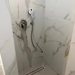 Finikas شقة إريا