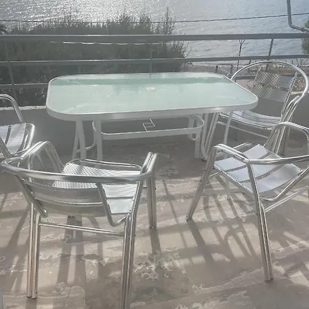 Apartment Finikas Iria