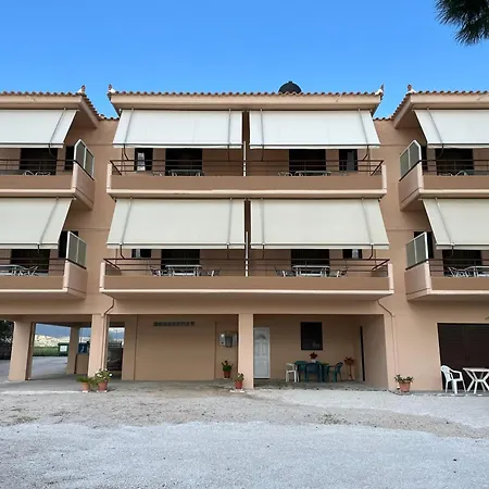 Finikas Apartment *
