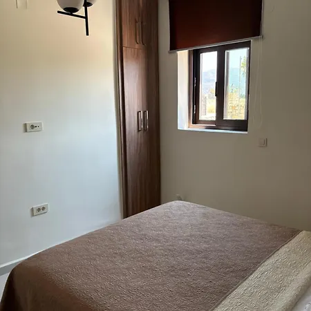Finikas Apartamento Íria