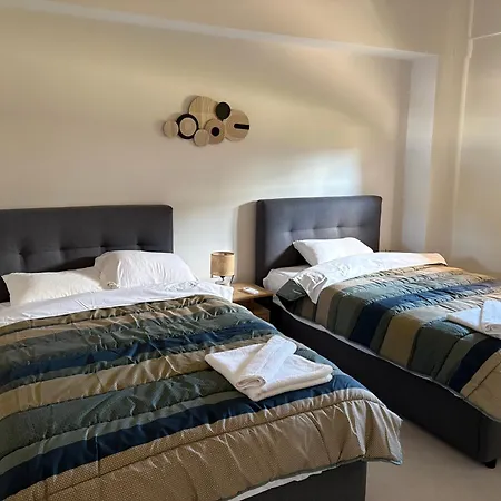 Apartament Finikas *