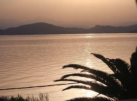 Apartment Finikas *